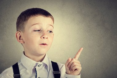 Küçük çocuk işaret 