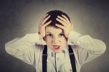 Küçük çocuk having problem vurguladı