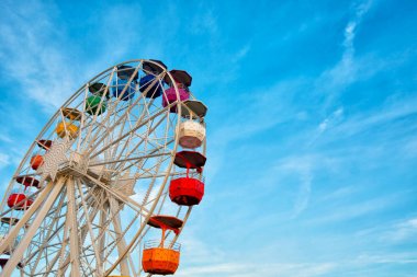 Barcelona'da Mount Tibidabo eğlence parkı