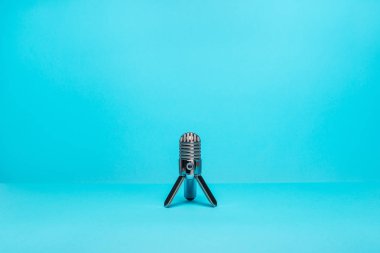 ekipman radyo sinyalleriyle iletilen mavi zemin üzerine yazmak için. Mikrofon.