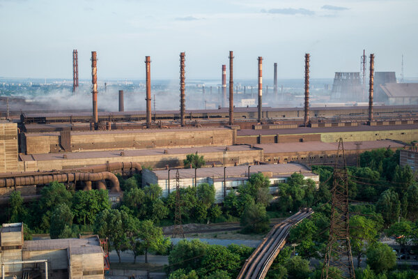 Панорамный вид металлургических заводов с высоты, Запорожье, Украина
