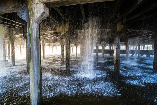 Paisagem industrial na Ucrânia. Planta metalúrgica. siderúrgicas, obras de ferro. Indústria pesada. Problemas ecológicos, poluentes atmosféricos . — Fotografia de Stock