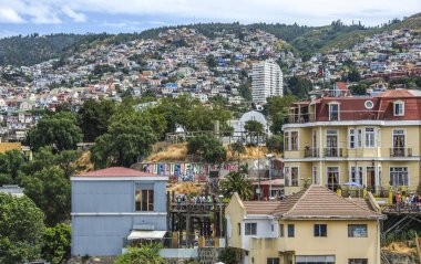 Gün zaman Valparaiso şehrin güzel peyzaj