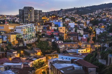 Güzel gece hava görünümünü Valparaiso, Şili