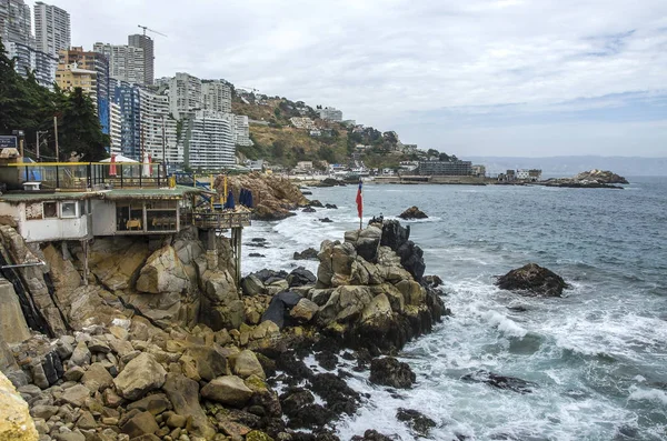 Raca, Şili - 28 Aralık 2015: Raca mimarisi, Vina del Mar relgion... Raca popüler bir turistik Şili'deki yer