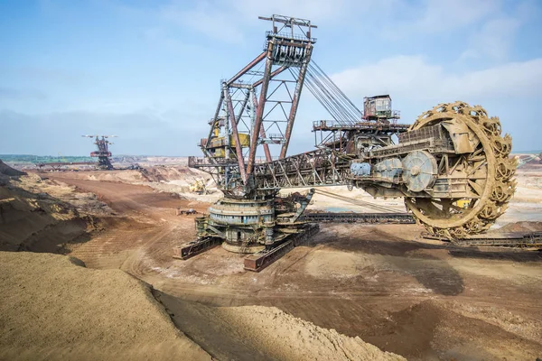 Größter Bagger der Welt, Bagger 228, Ukraine. große Mine, Erschließung mineralischer Ressourcen, Baggergruben, Metallurgie in der Ukraine — Stockfoto