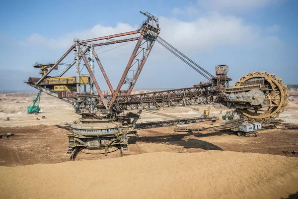 Größter Bagger der Welt, Bagger 228, Ukraine. große Mine, Erschließung mineralischer Ressourcen, Baggergruben, Metallurgie in der Ukraine — Stockfoto