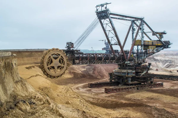 Größter Bagger der Welt, Bagger 228, Ukraine. große Mine, Erschließung mineralischer Ressourcen, Baggergruben, Metallurgie in der Ukraine — Stockfoto