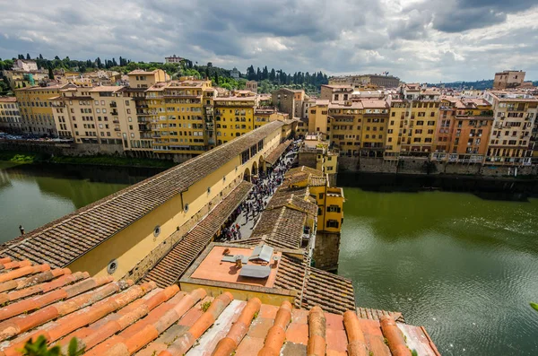 Le vieux pont de Florence, ponte Vechio — Photo