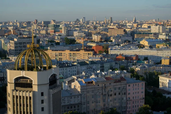 Moskau - 7. Oktober: Gebäude des Obersten Gerichtshofes der Russischen Föderation in der Powarskaja Straße am 7. Oktober 2015 in Moskau. — Stockfoto