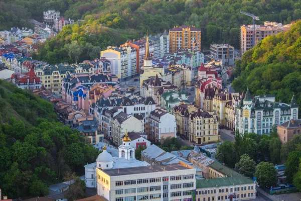 Vozdvizhenka distrito de élite en Kiev, Ucrania. Vista superior de los tejados de los edificios . —  Fotos de Stock
