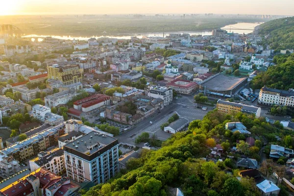 Vista da cidade velha Podil de Kiev de altura — Fotografia de Stock