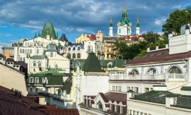 Kiev, Ukrayna Vozdvizhenka elit bölgesinde. Binaların çatıları üzerinde Üstten Görünüm.