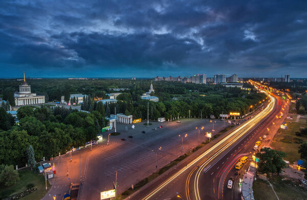 Выставочный центр в Киеве, vdnh, sssr, выставочный павильон, киев, памятник
