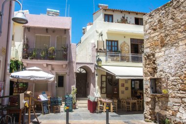 Retimno, Girit, Yunanistan-Haziran-26-2017: Kenti Retimno eski sokak, Crete, Yunanistan