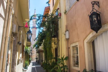 Retimno, Girit, Yunanistan-Haziran-26-2017: Kenti Retimno eski sokak, Crete, Yunanistan