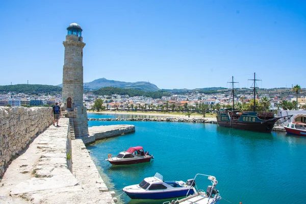 Faro en el puerto de Retimno, Creta, Grecia — Foto de Stock