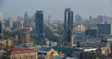 Gün batımında Kiev şehir merkezinin mimarisi. Kiev Ukrayna'nın başkentidir