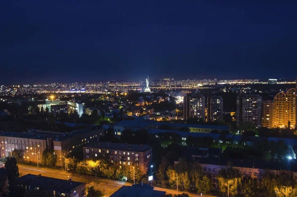Κίεβο πόλη - πρωτεύουσα της Ουκρανίας. νυχτερινή άποψη — Φωτογραφία Αρχείου