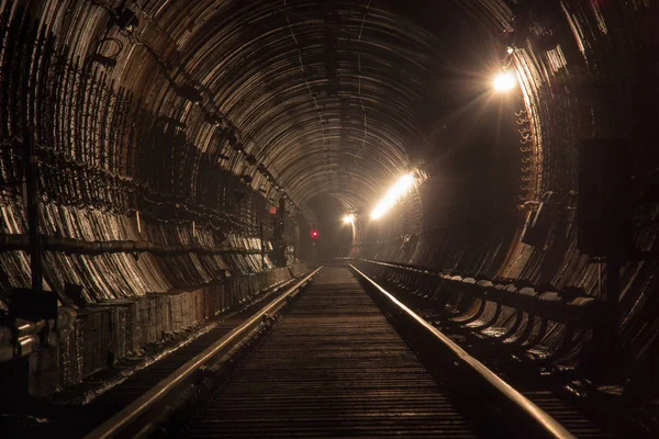 Túnel del metro. Kiev, Ucrania. Kiev, Ucrania — Foto de Stock