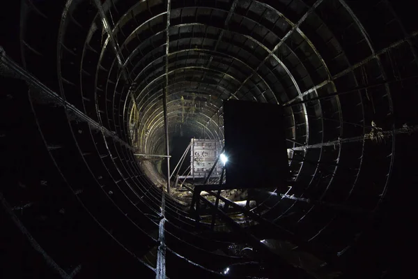 Tunel metra. Kijów, Ukraina. Kijów, Ukraina — Zdjęcie stockowe