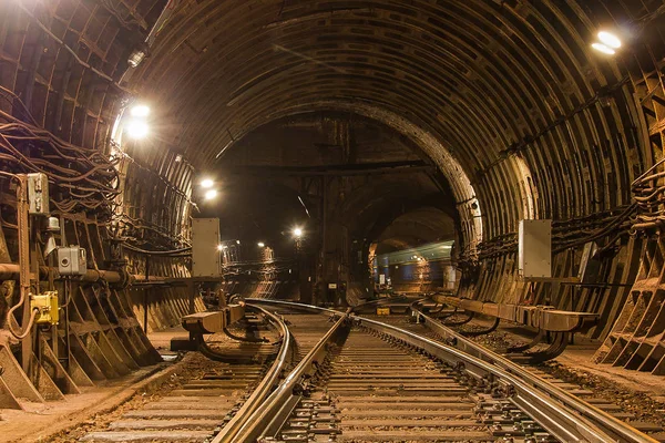 U-Bahn-Tunnel. Kiew, Ukraine. kyiv, ukrainisch — Stockfoto