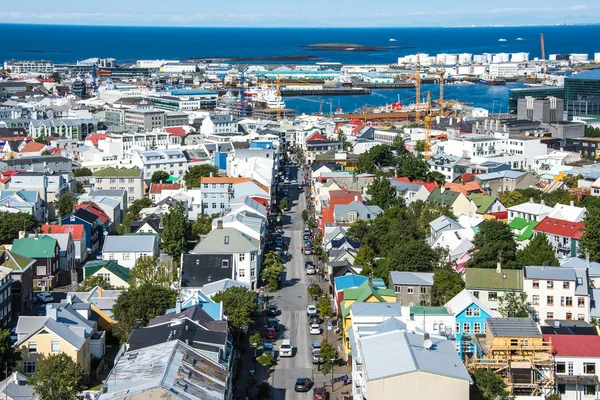 Sahne görünümünü Reykjavik İzlanda sermaye şehir yaz sezonu.