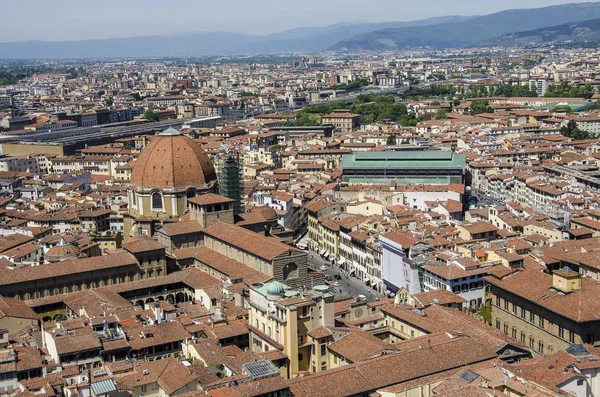 İtalyan kırmızı çatılar Floransa, Toskana, İtalya.