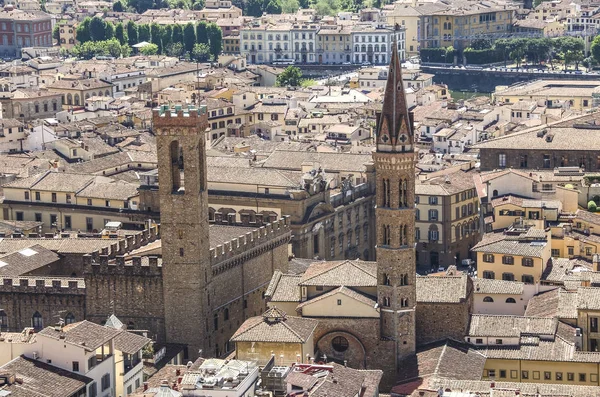 Palazzo Vecchio için çatılar eski şehir Floransa üst görünümünde Kulesi