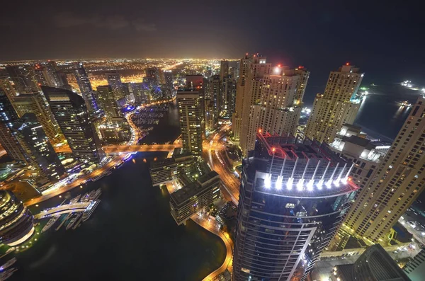 Dubai Marina à noite — Fotografia de Stock