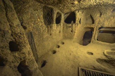 Kaymaklı Yeraltı şehri Orta Anadolu Bölgesi Türkiye'de Kaymaklı Kalesi içinde bulunur