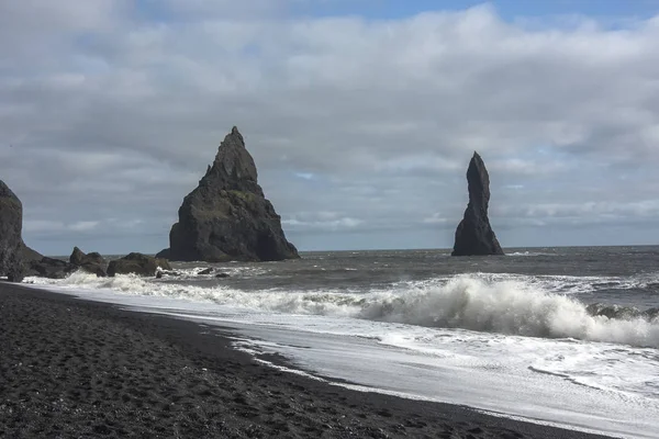 Reynisfjara plaj İzlanda Vik yakın '