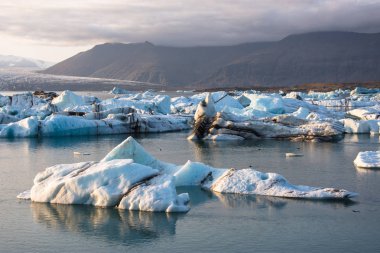 İzlanda, Jokulsarlon lagün, İzlanda buzul lagün Körfezi'nin güzel soğuk manzara resim,