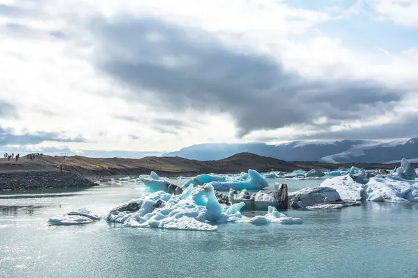 Ijs op Jokulsarlon Glacial lagoon, IJsland — Stockfoto