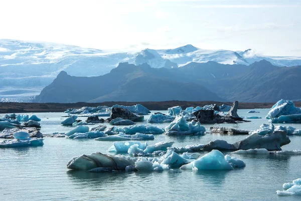 手配氷河ラグーン、アイスランドを氷します。 — ストック写真