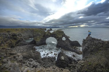 İzlanda'daki Snaefell kıyısında Arnarstapi kasaba