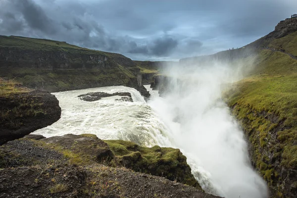 Utsikt över Vattenfallet Goðafoss i Bardardalur distriktet norra och centrala Islands — Stockfoto