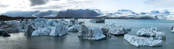 Islande, panorama de la lagune de Jokulsarlon, magnifique image de paysage froid de la baie de lagune de glacier icelandique , — Photo