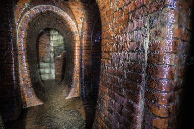 Eski kırmızı taş kanalizasyon Lindley mühendis Samara bölgesi, Rusya Federasyonu