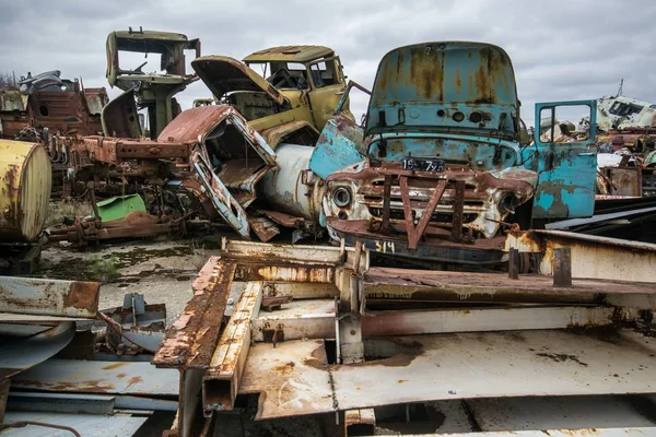 Scrap metal on recycling plant site. Chernobyl — Stock Photo, Image
