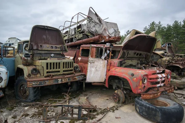 Motor de bomberos oxidado en Chernobyl — Foto de Stock