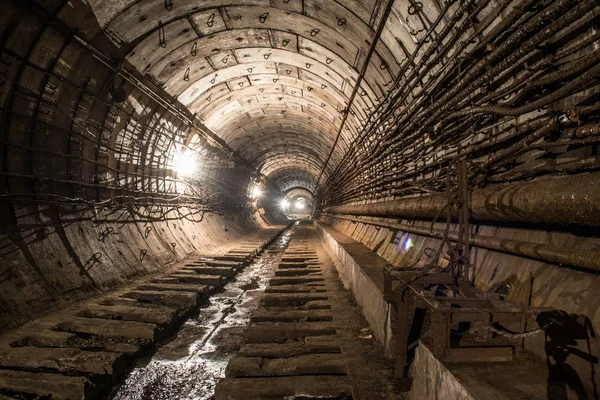 Abandoned subway tunnel. Kiev, Ukraine. Kyiv, Ukraine — Stock Photo, Image