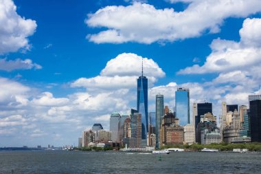 Manhattan 'lı New York şehri manzarası Hudson Nehri üzerinde Skyline.