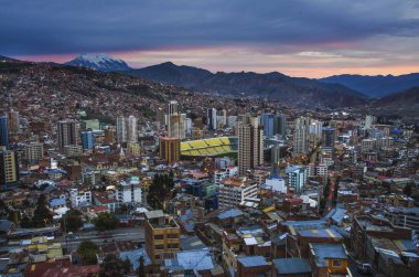 La Paz havadan görünümü, Bolivya. La Paz dünyanın en yüksek başkentidir.