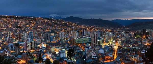 Panorama da noite Paz, Bolívia Fotos De Bancos De Imagens