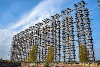 Çernobil Yasaklama Bölgesi, Ukrayna 'da terk edilmiş Duga radar sistemi
