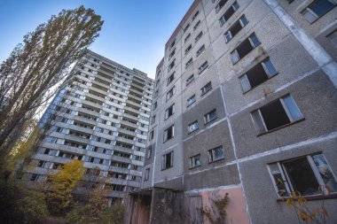 Terk edilmiş Pripyat şehirde Çernobil dışlama bölgesi Sonbahar zaman