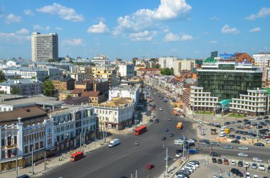 Kazan, Rusya Federasyonu - 6 Haziran. 2016: havadan görünümü Bauman street ve çan kulesi Epiphany Katedrali, Kazan, Rusya Federasyonu