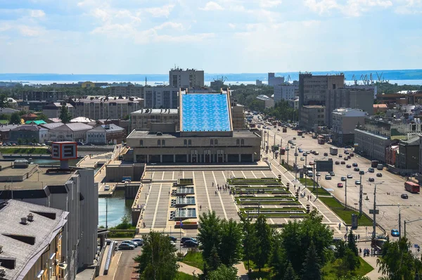 Kazan, Ryssland - 10 juni 2016: Kazan city scape, Republiken Tatarstan, Ryssland. Shot tagna från taket av Kazan city. — Stockfoto