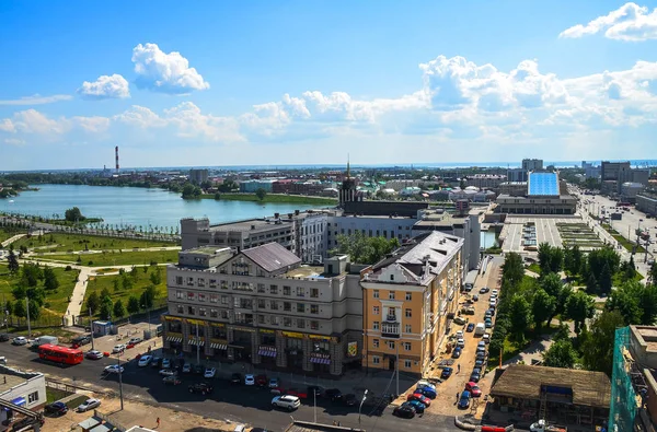 Kazan, Rusko - 10 červen 2016: Kazani město stvol, republika Tatarstán, Rusko. Snímku pořízeném ze střechy Kazani. — Stock fotografie